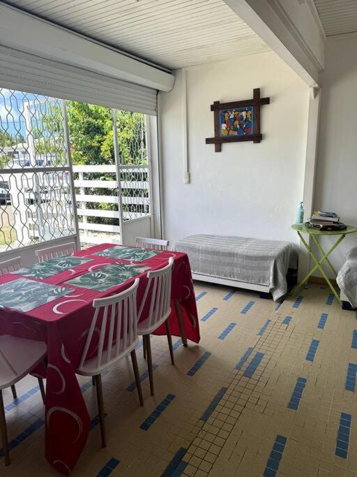 Maison authentique à 300m de la plage Sainte-Anne Extérieur photo