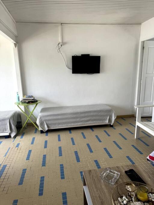 Maison authentique à 300m de la plage Sainte-Anne Extérieur photo